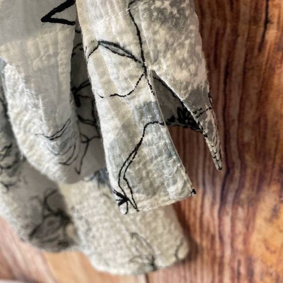 Alfred Dunner 1X Crinkle Long Sleeve with Tank Button Blouse White Black & Gray - Picture 5 of 10